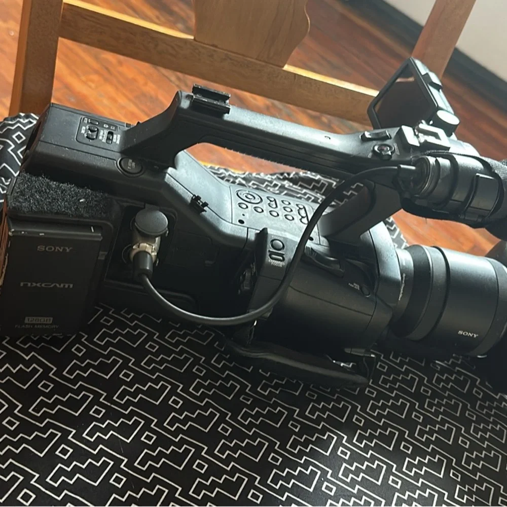 Sony Black Mirrorless Video Camera with Zoom Lens